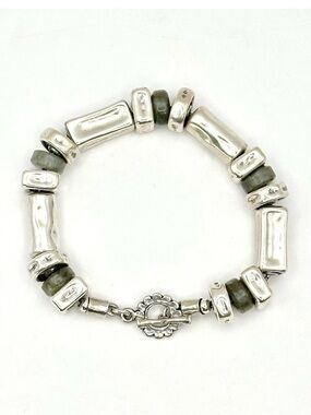 Silpada Retired Vintage B0721 sterling silver &Labradorite Bead Toggle Bracelet